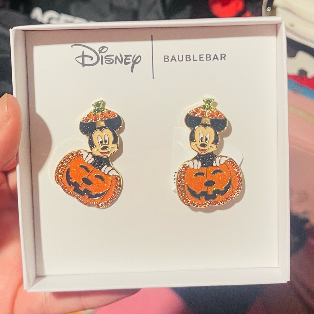 Disnep baublebar earrings 🍒🐝